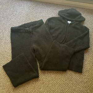 Lightly Used Aerie fuzzy PJ set